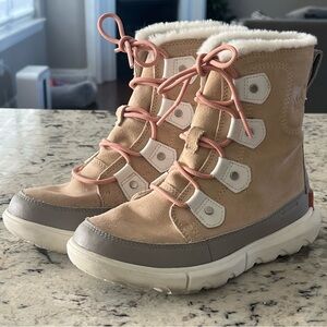 Sorel Tan and White Winter Boots